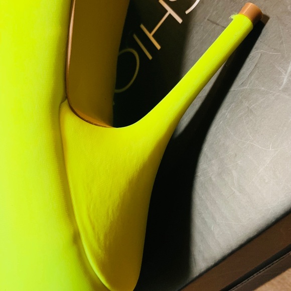 Fashion nova shoes 👠 send some offers😊🙏🔥🔥🔥 - Picture 8 of 8